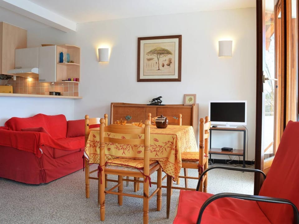 Charmant T2 avec balcon, proche plage Saint Clair, parking, 4 couchages - Le Lavandou - FR-1-251-258 Apartment in Le Lavandou