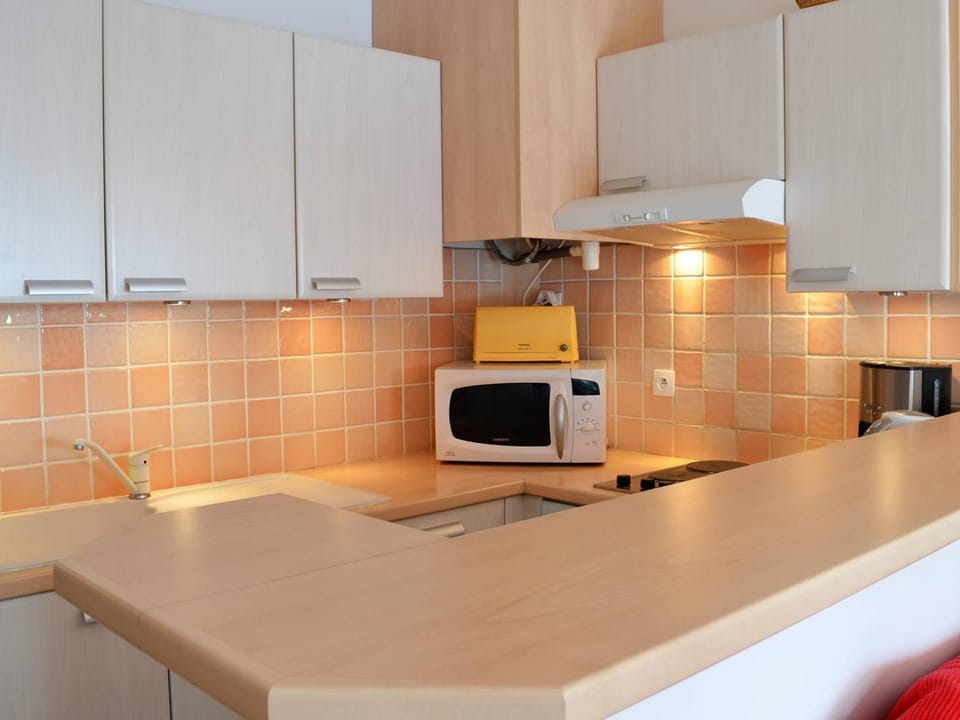 Charmant T2 avec balcon, proche plage Saint Clair, parking, 4 couchages - Le Lavandou - FR-1-251-258 Apartment in Le Lavandou