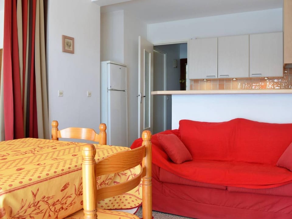 Charmant T2 avec balcon, proche plage Saint Clair, parking, 4 couchages - Le Lavandou - FR-1-251-258 Apartment in Le Lavandou