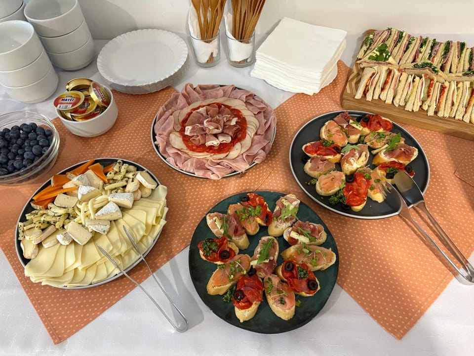 Breakfast, Buffet breakfast