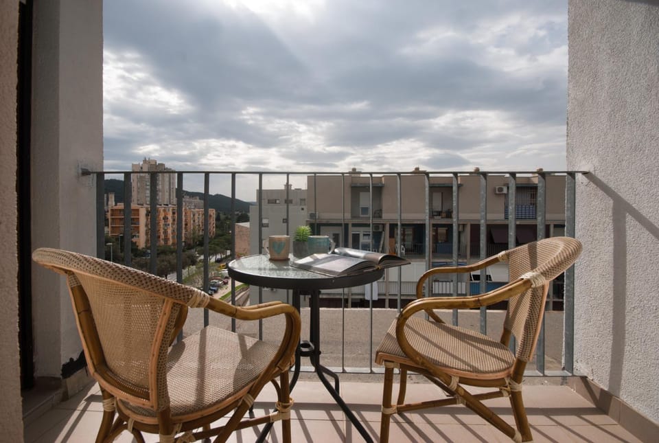 View (from property/room), Balcony/Terrace, Balcony/Terrace, Seating area, City view