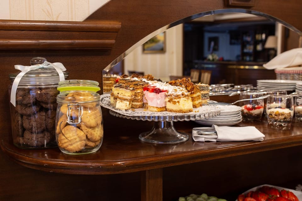 Breakfast, Continental breakfast, Buffet breakfast