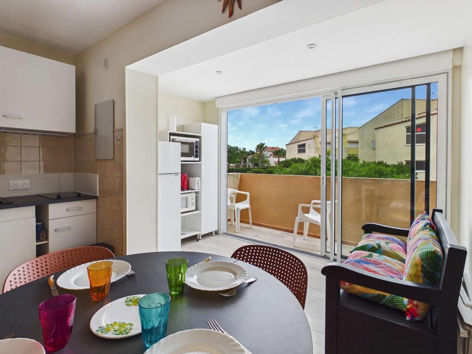 Studio pour 4, terrasse sud-est, parking privé - FR-1-326-591 Apartment in Marseillan