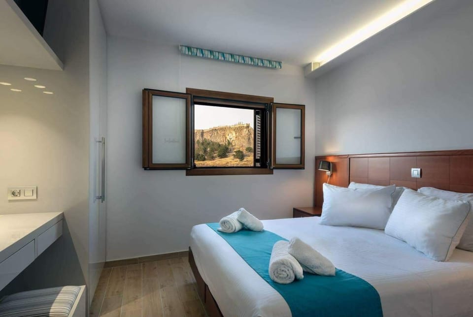 Bedroom, Landmark view