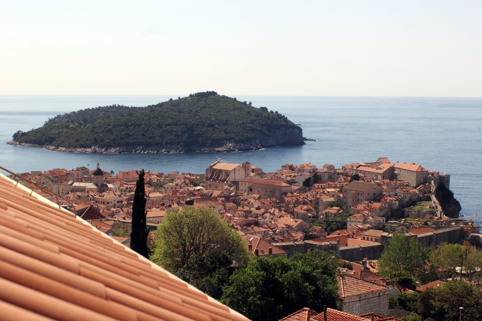 City view, Sea view