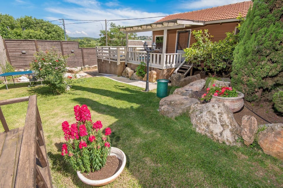 Garden, Garden view