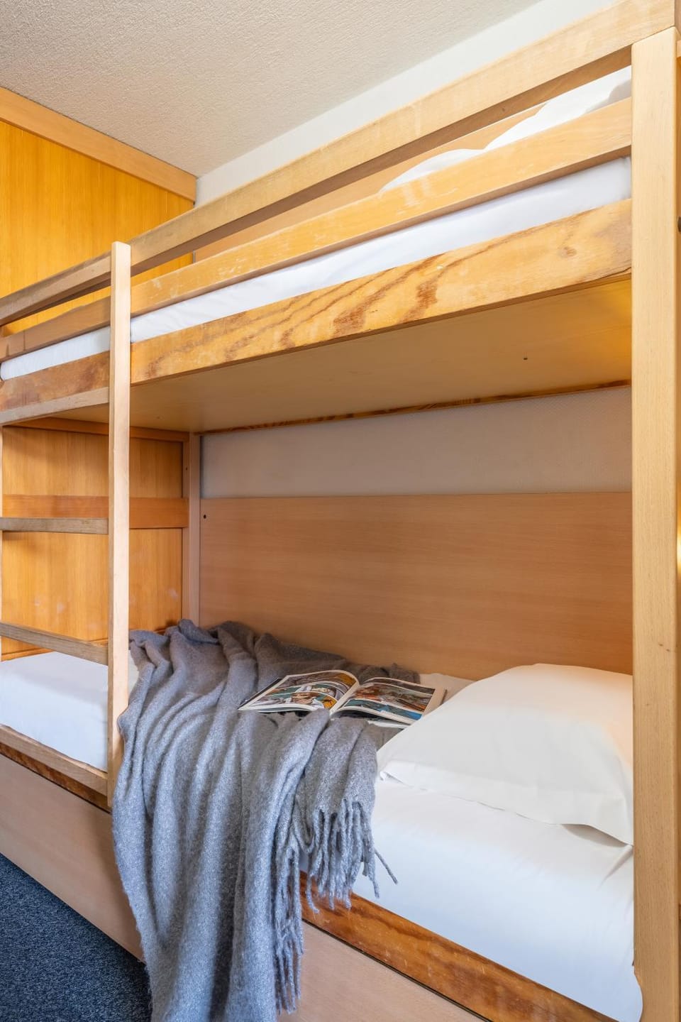 Bed, Photo of the whole room, Bedroom, bunk bed