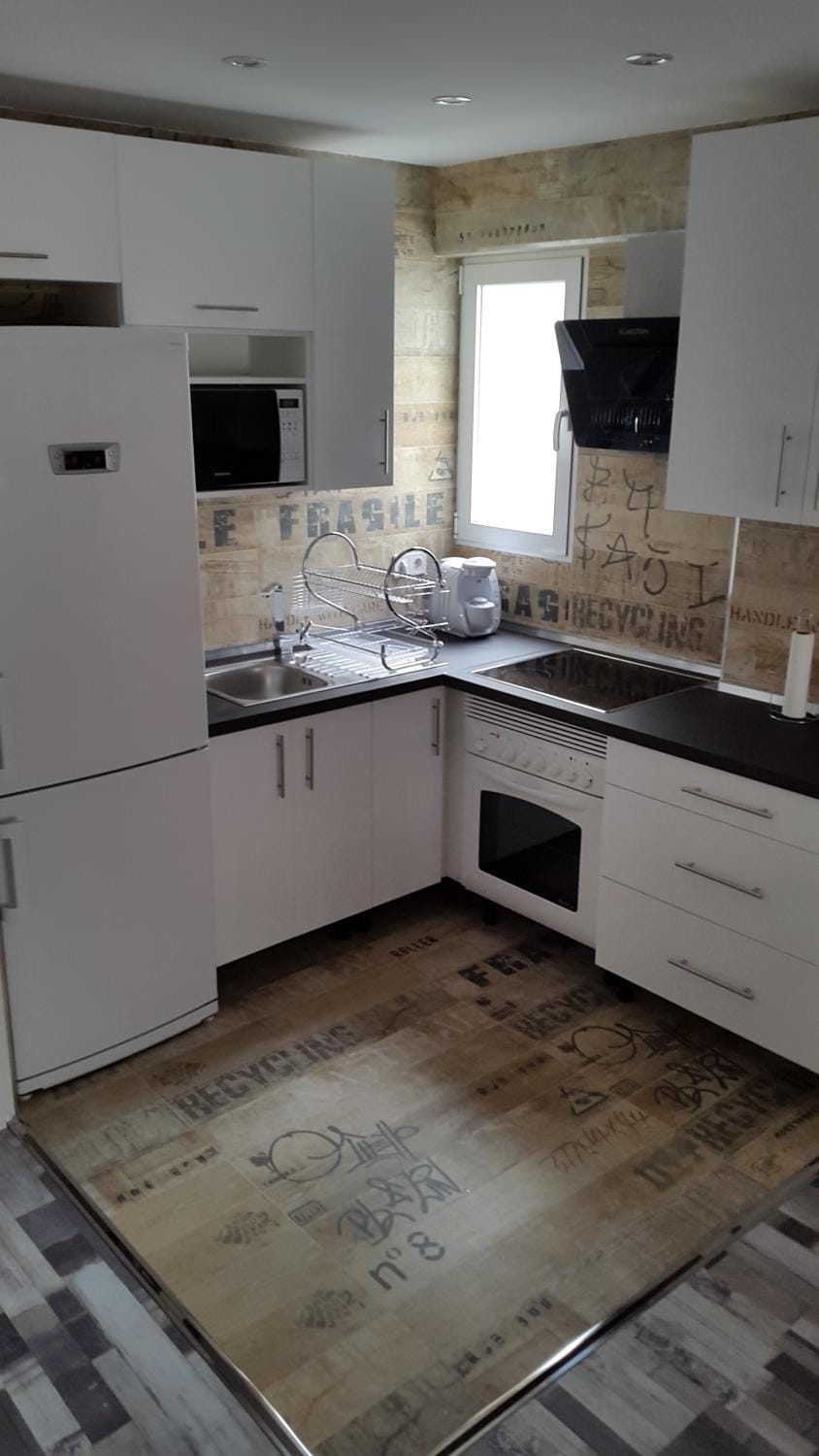 Kitchen or kitchenette