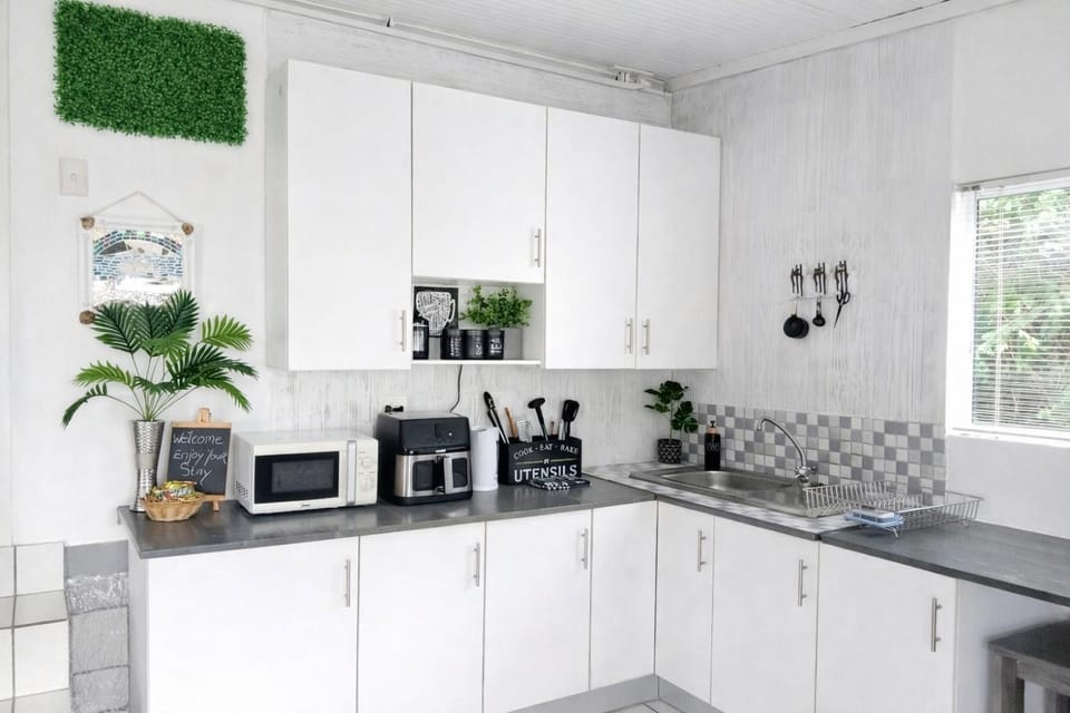 Coffee/tea facilities, Kitchen or kitchenette, toaster