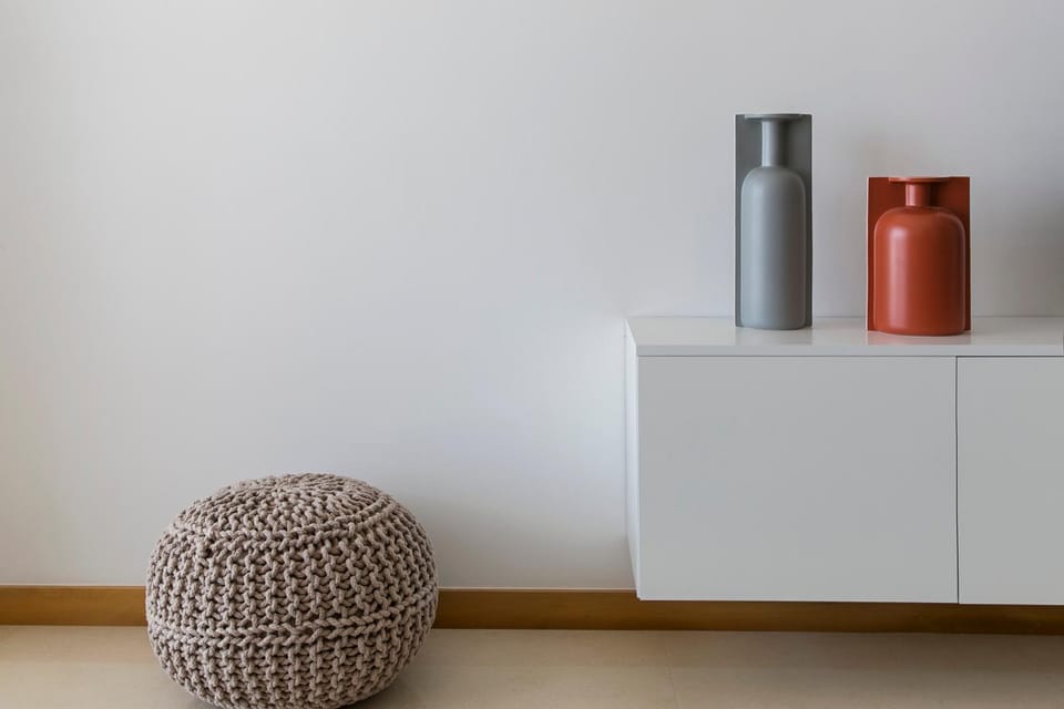Communal lounge/ TV room, Spring, Day, Decorative detail, On site, Sea view