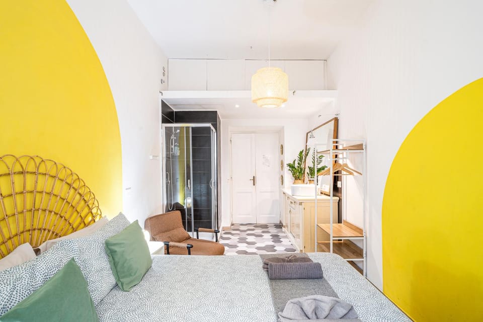 Shower, Bed, Photo of the whole room, Bedroom