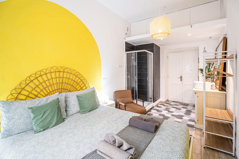 Bed, Bedroom, towels, wardrobe