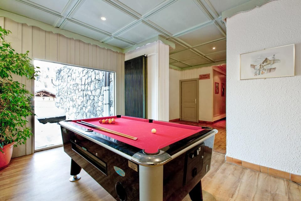 Day, Activities, Winter, Billiard, Game Room, On site, Area and facilities, Area and facilities
