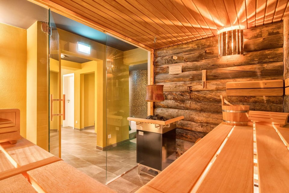 Sauna, Steam room