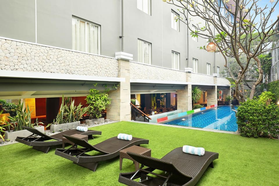 Swimming pool