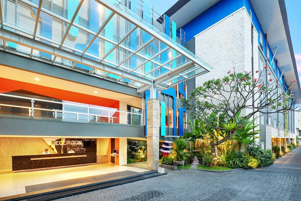 Facade/entrance