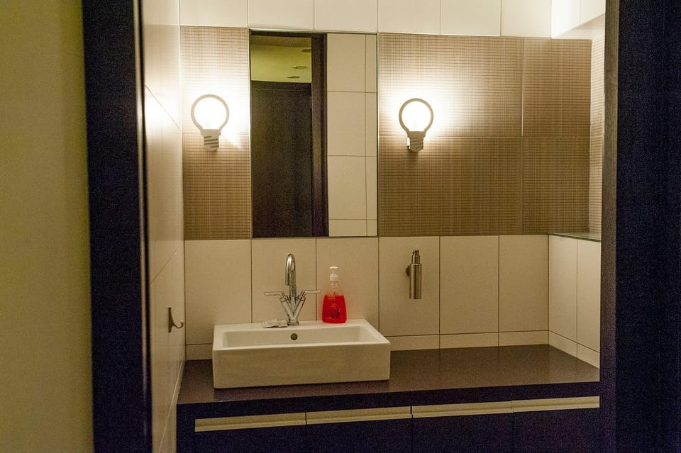 Bathroom, Decorative detail