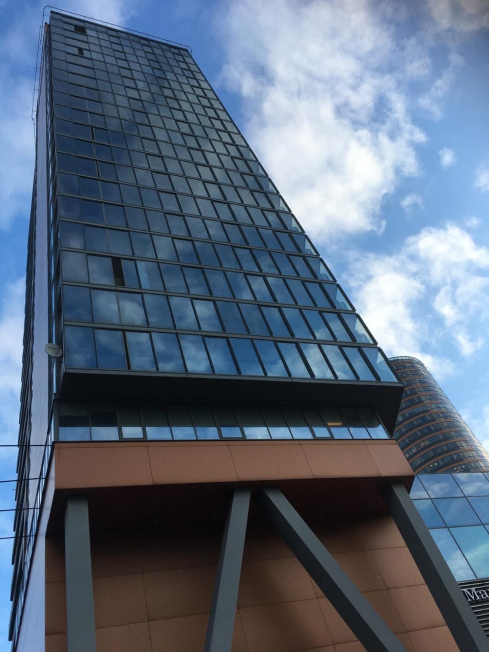 Property building, Facade/entrance, Balcony/Terrace