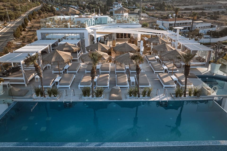 Property building, Pool view, Swimming pool