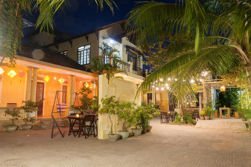 Night, Garden, Dining area