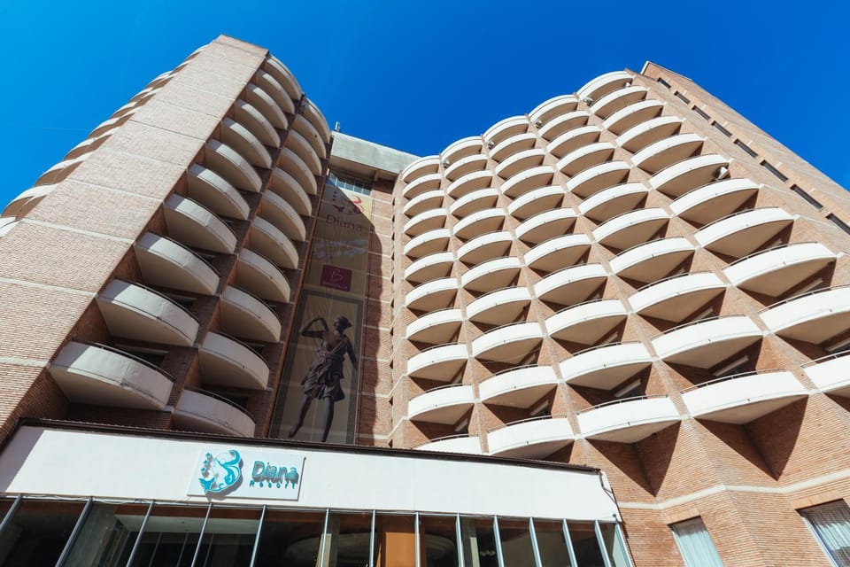 Property building, Facade/entrance