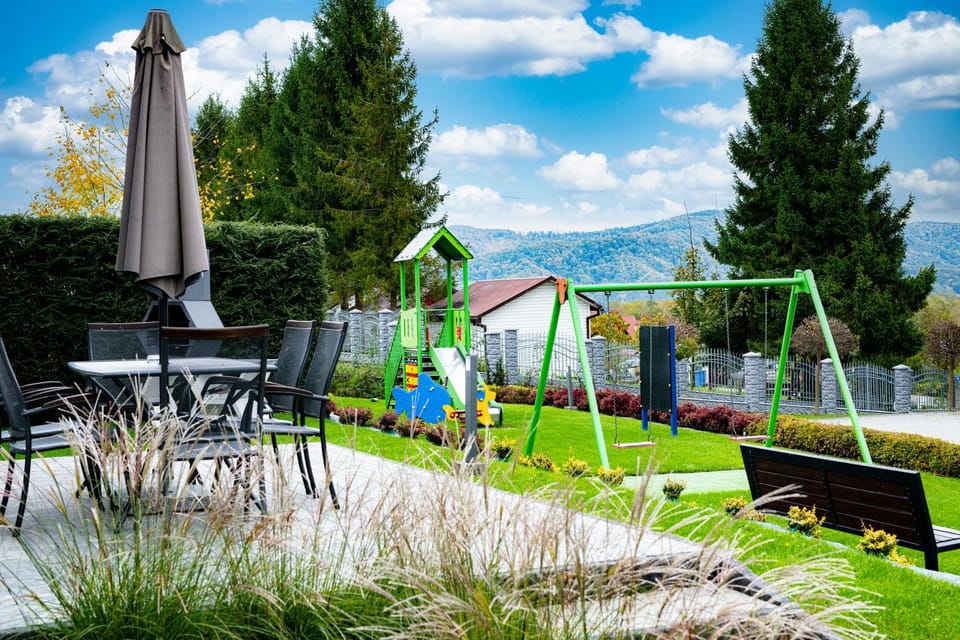 Property building, Children play ground, Garden, Balcony/Terrace, Balcony/Terrace, Garden view, Garden view