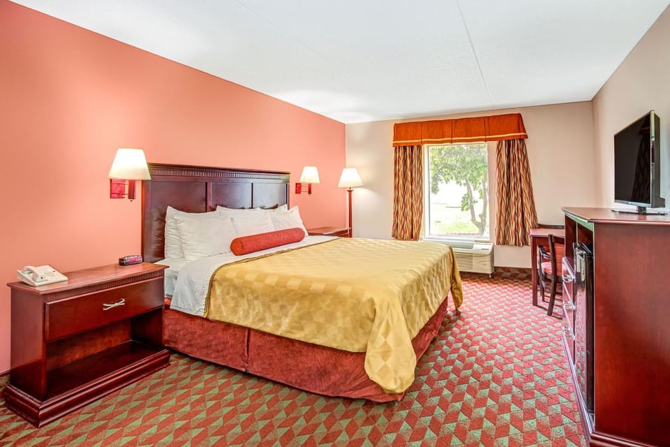 Ramada by Wyndham Murfreesboro Hotel in Murfreesboro