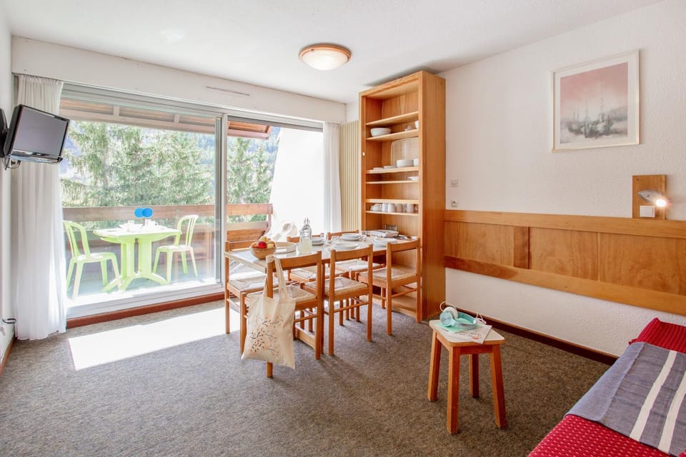 Day, Balcony/Terrace, Living room, Dining area, Mountain view