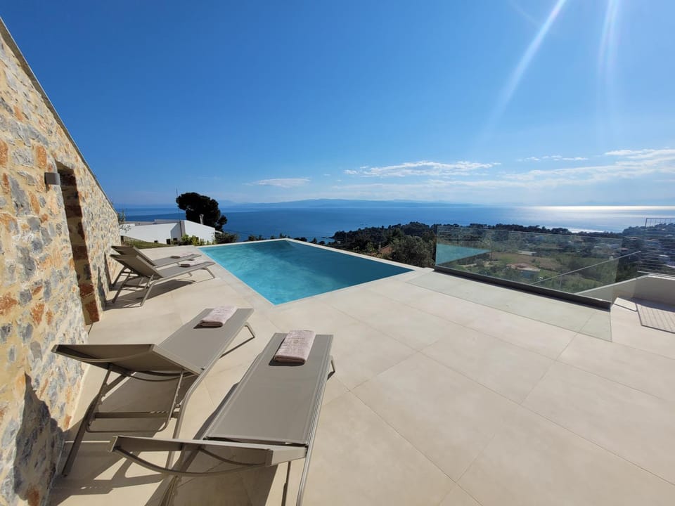 Pool view, Sea view