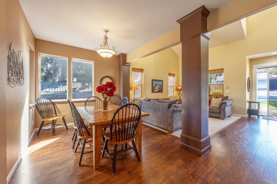 West Sail 30 Day Minimum House in Hood River