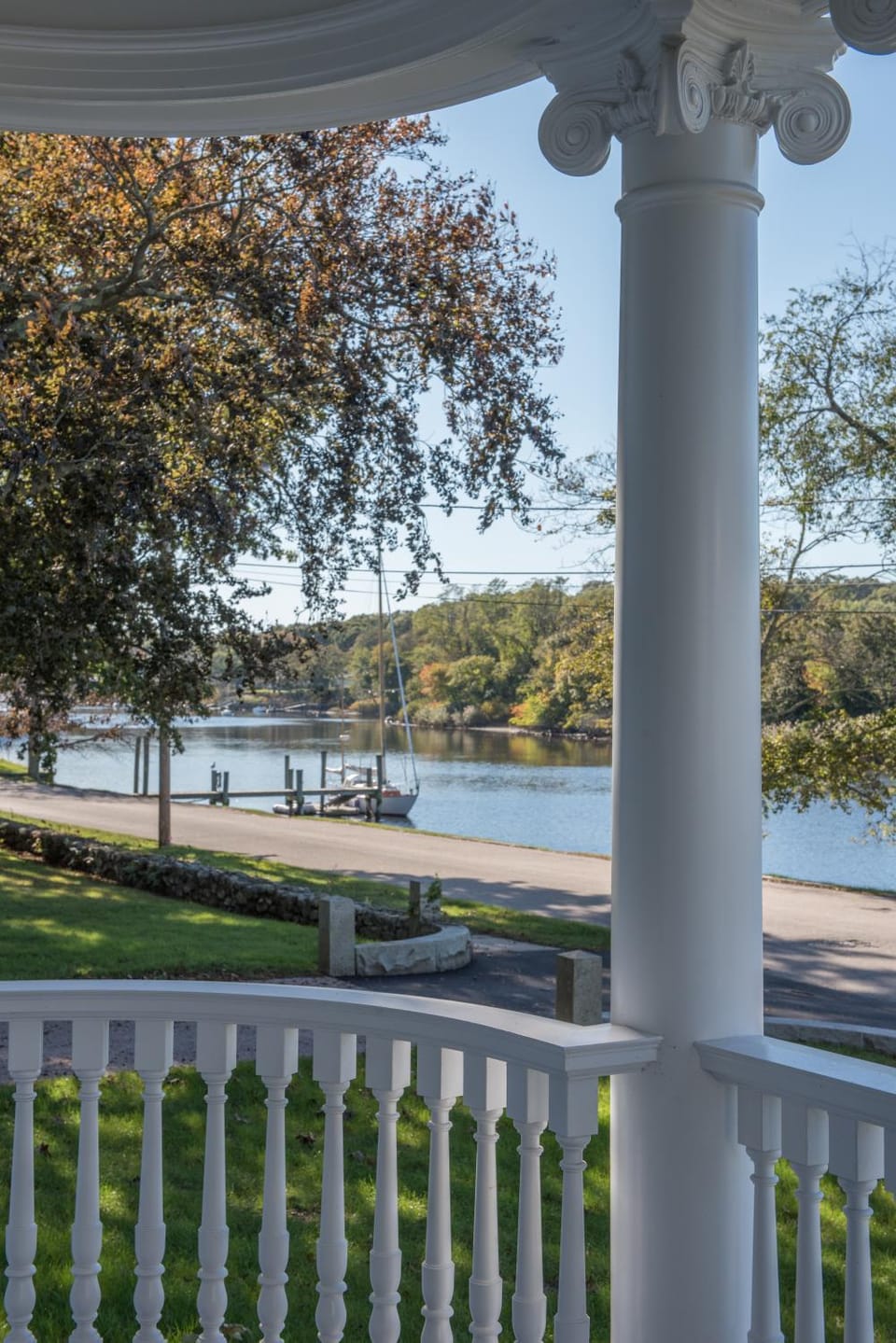 Facade/entrance, River view