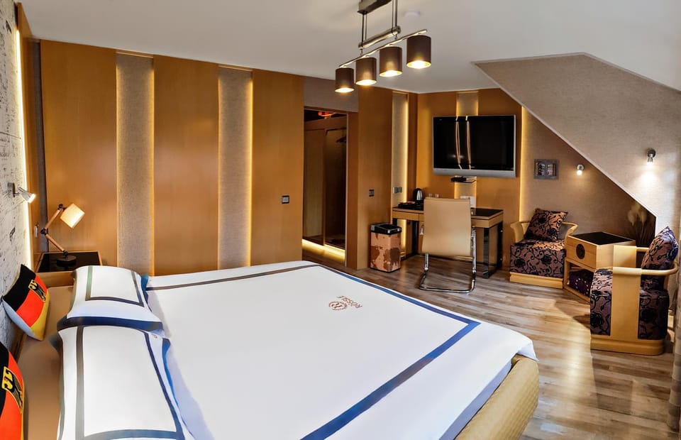 Bed, Photo of the whole room