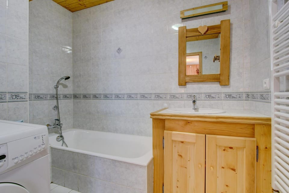 Bathroom, Bath