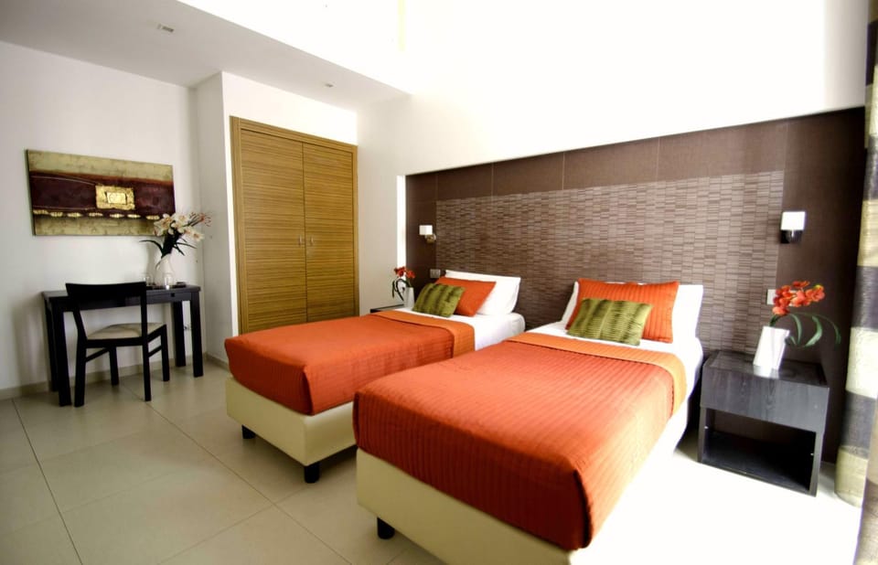 Photo of the whole room, Decorative detail, Bedroom