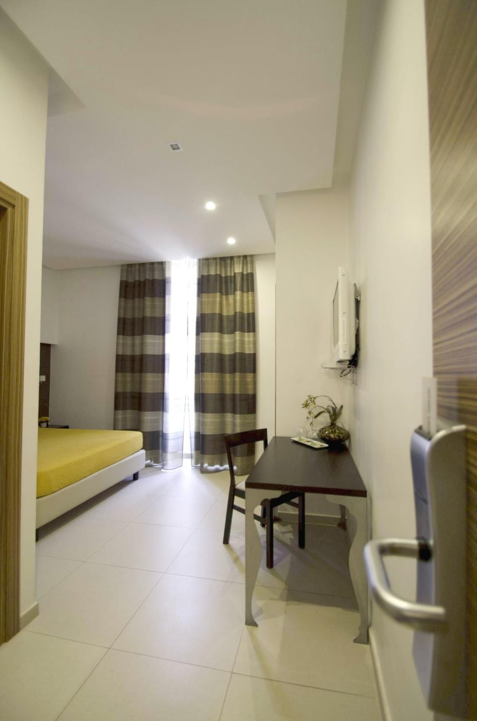 Photo of the whole room, Decorative detail, Seating area