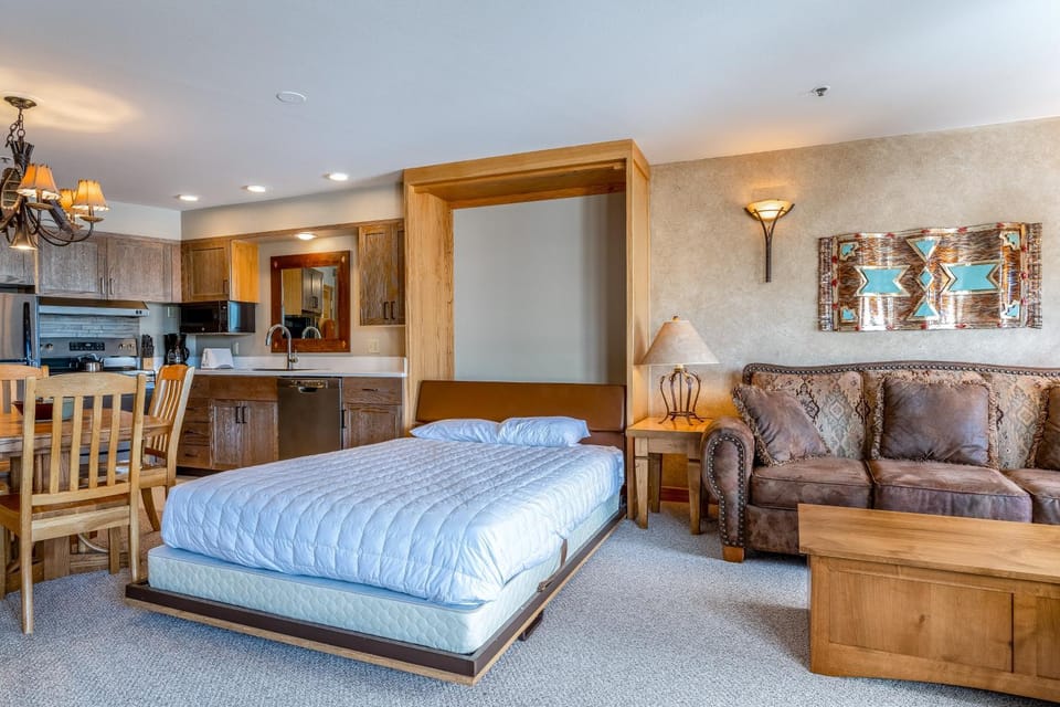 Shoshone 1972 Apartment in Big Sky