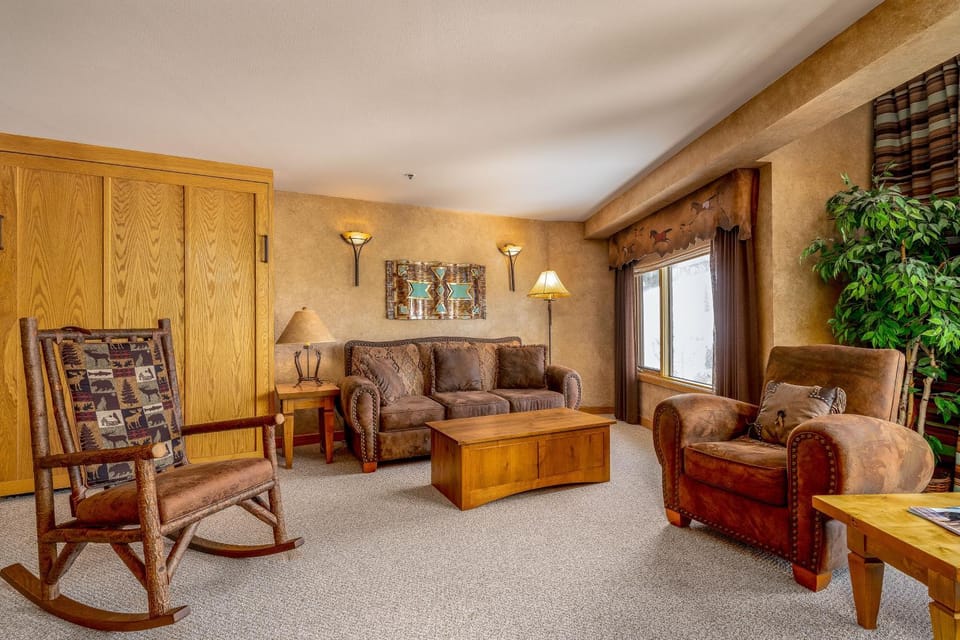 Shoshone 1972 Apartment in Big Sky