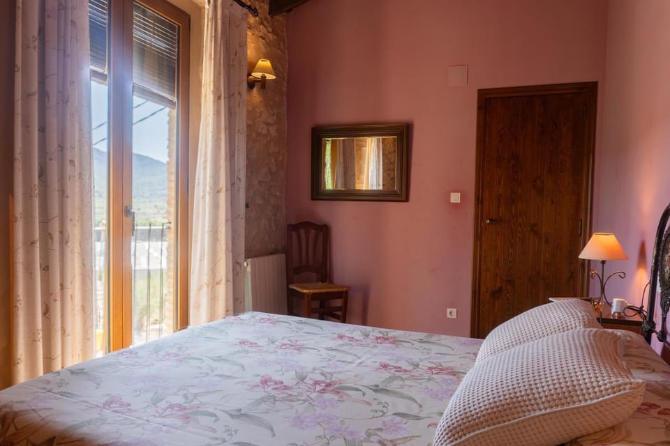 Bed, Bedroom, Mountain view, heating