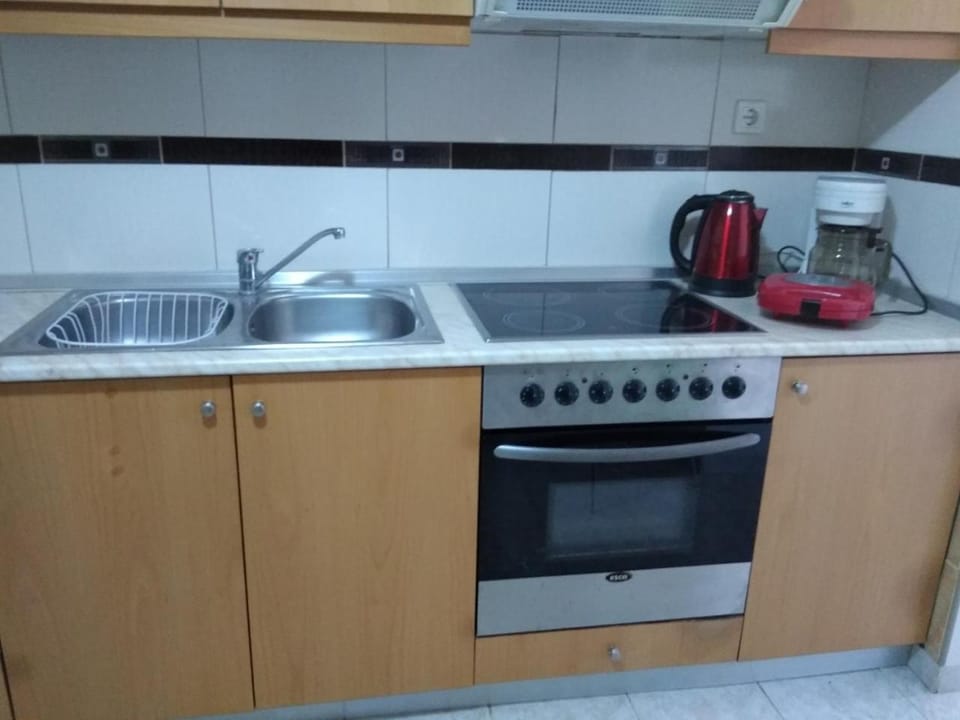 Coffee/tea facilities, Kitchen or kitchenette, pet friendly, stove