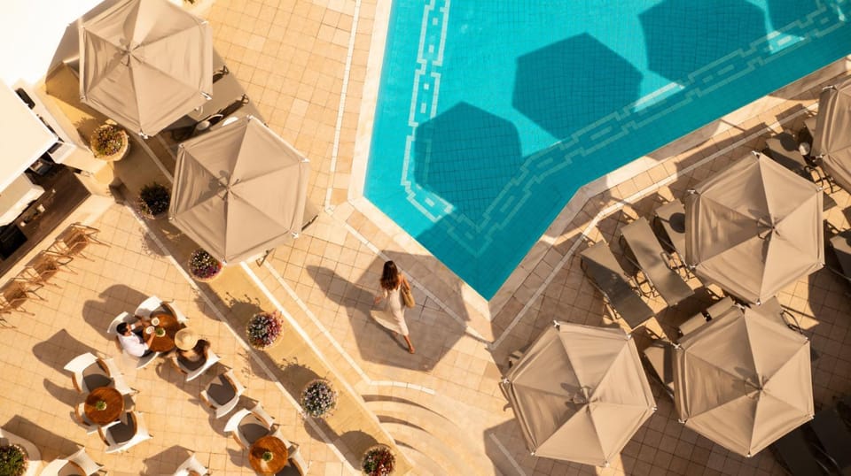 Lounge or bar, Dining area, Swimming pool