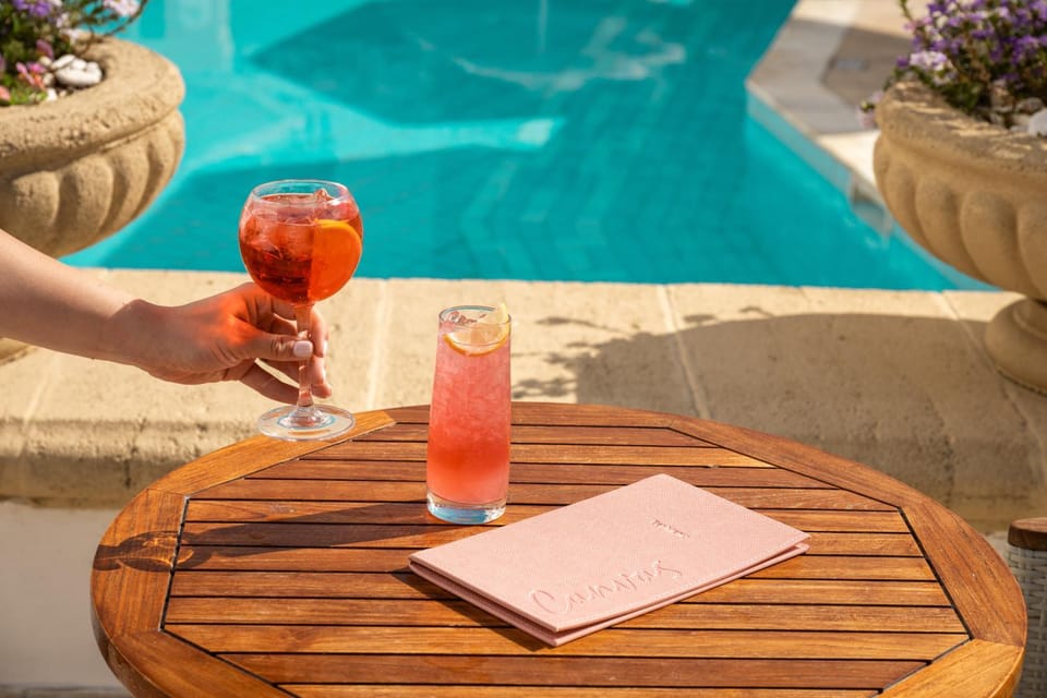 Lounge or bar, Food and drinks, Swimming pool