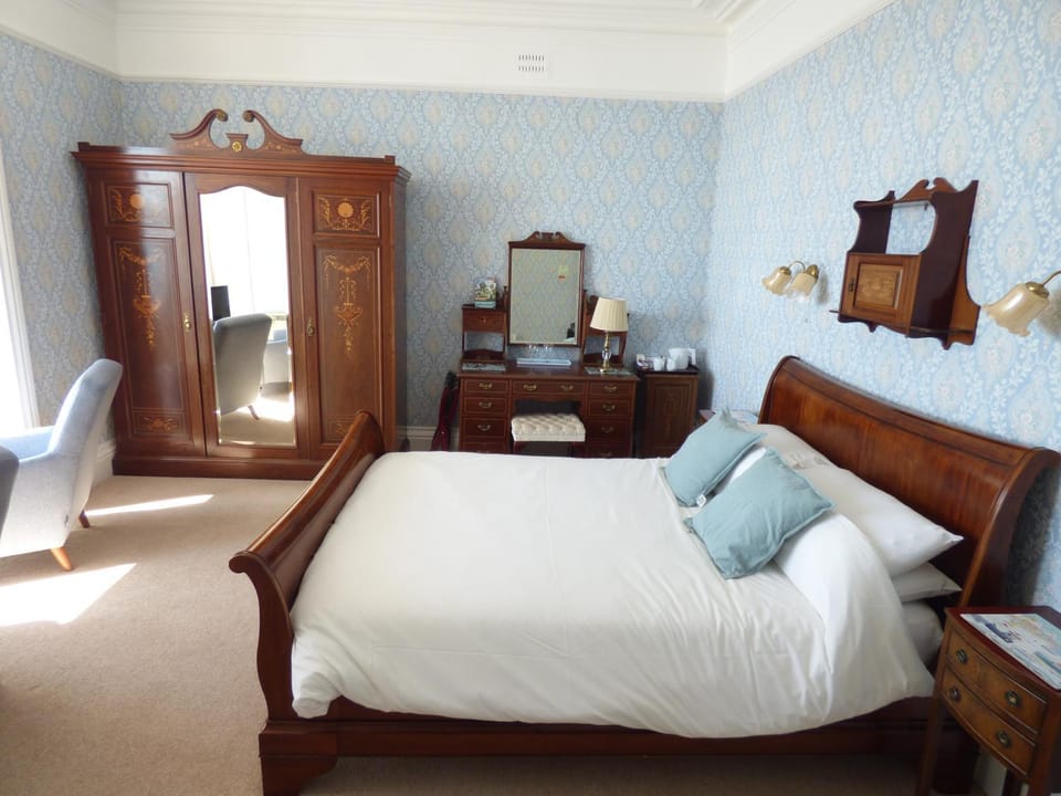 Seating area, Bedroom