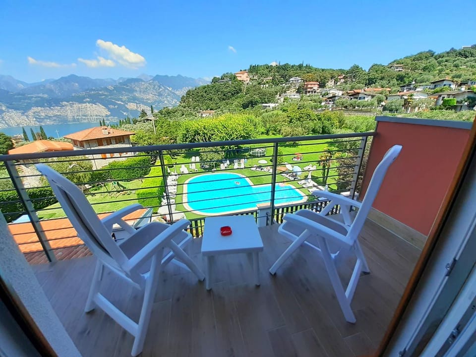 View (from property/room), Balcony/Terrace, Pool view