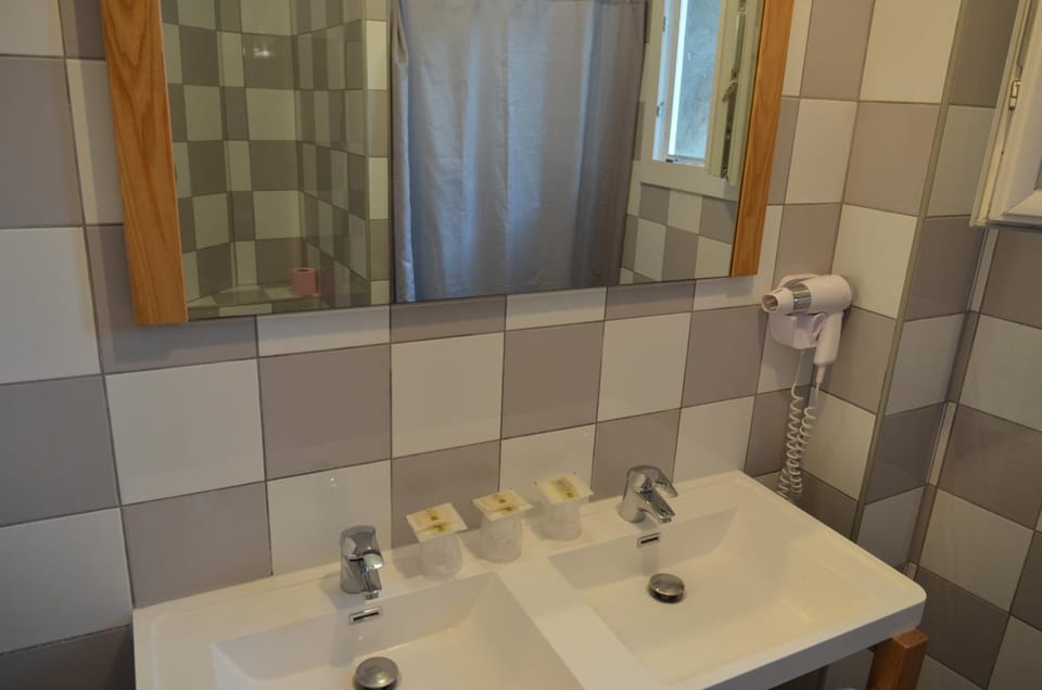 Logis Hôtel Panoramique César Hotel in Bonnieux