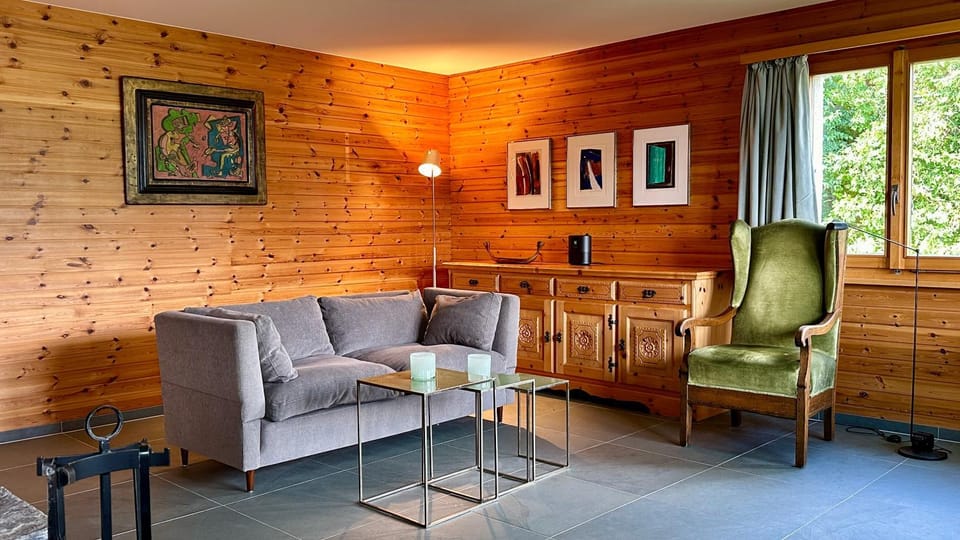 Living room, Seating area