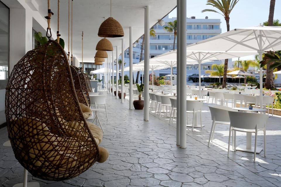 Restaurant/places to eat, Day, Balcony/Terrace, Lounge or bar