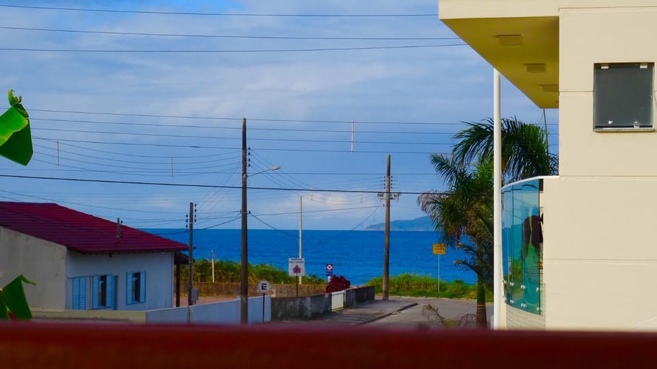 Bangalô com vista para o mar. House in Florianopolis