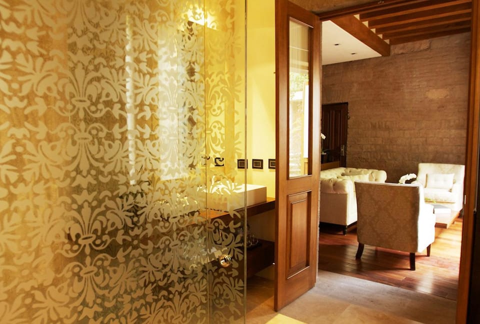 Bathroom, Photo of the whole room, Bedroom