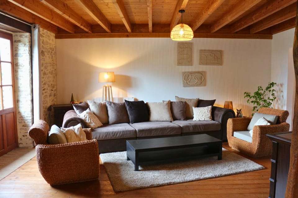 Communal lounge/ TV room, Summer, View (from property/room), Living room, Garden view, Pool view, Certificate/Award, Family