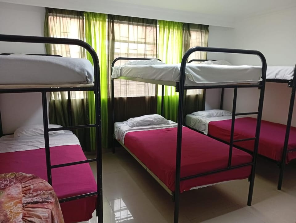 Hostal Cafe San Bernabe Bed and Breakfast in Bogota